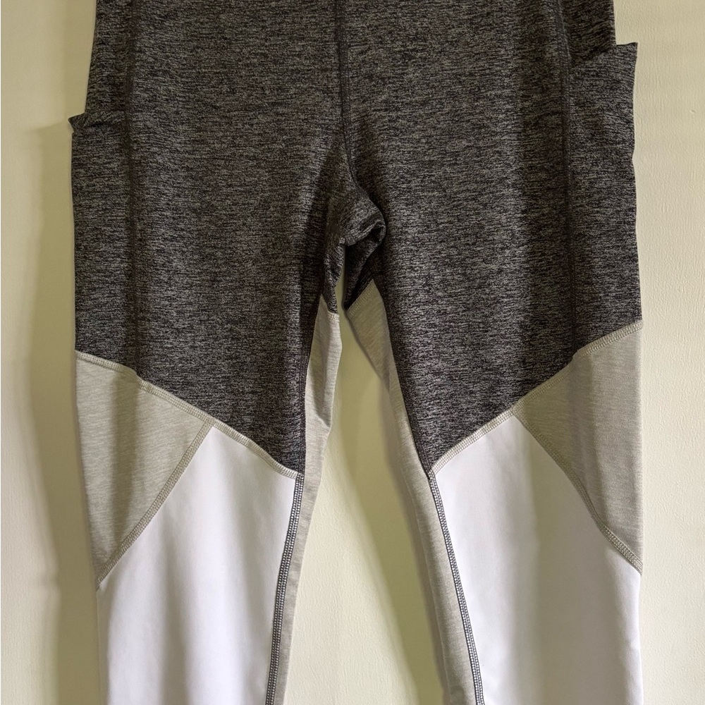 Xersion Women's Gray and White Leggings